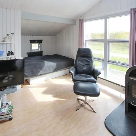 Holiday home Amazing In Samso With House Sea View Onsbjerg